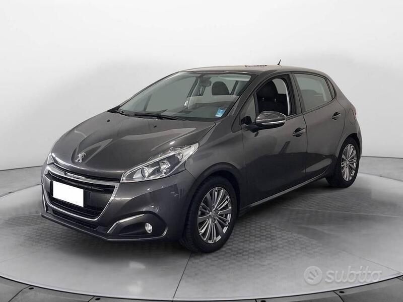 Grigio Usata 2018 Peugeot 208 Active Due volumi | 9400 € (Buon prezzo) - Immagine 1/4