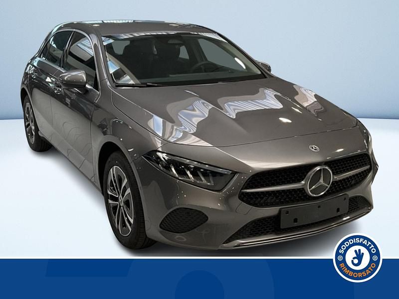 Nuova Mercedes A250 Advanced 218 CV (160 kW) 2025 Grigio metallizzato