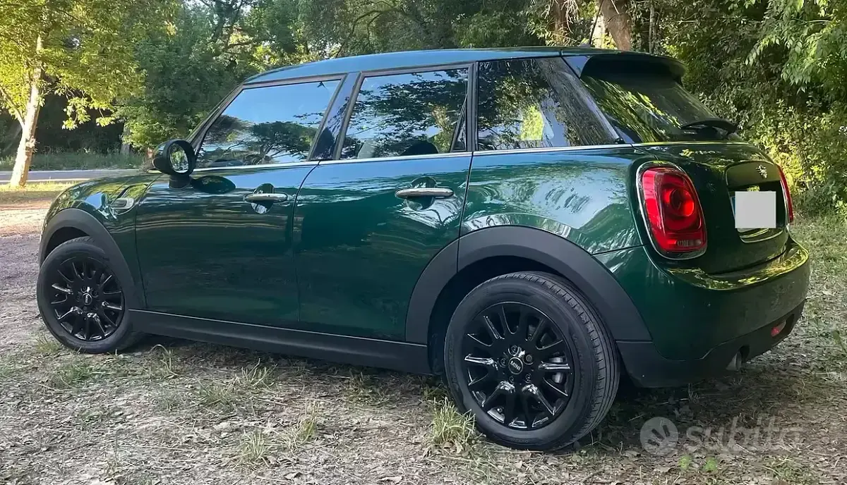Begagnad Mini ONE 2018 Grön Halvkombi