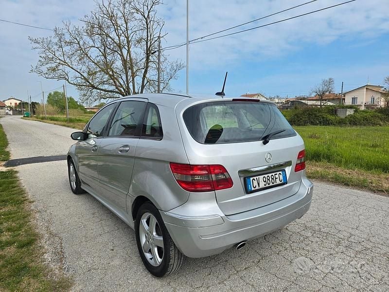 Usata Mercedes B180 2006 Grigio Monovolume