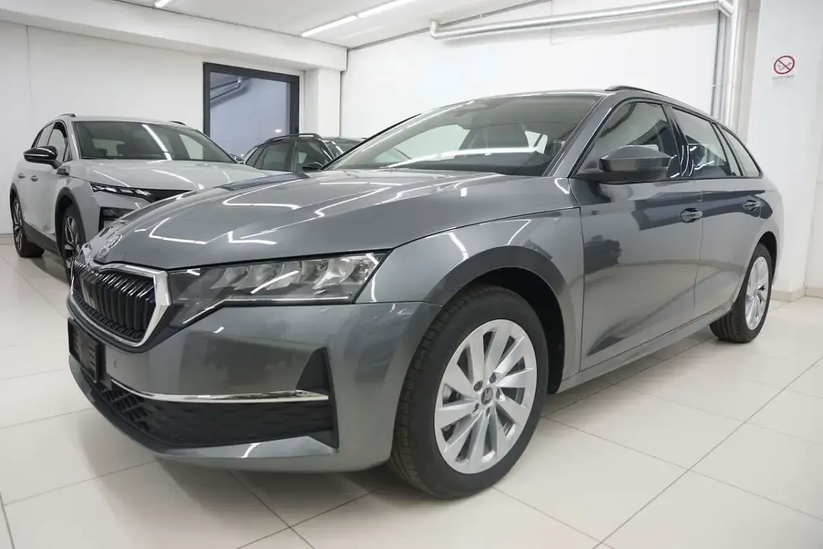 Nuova Skoda Octavia Executive 116 CV (85 kW) 2026 Grigio Station wagon