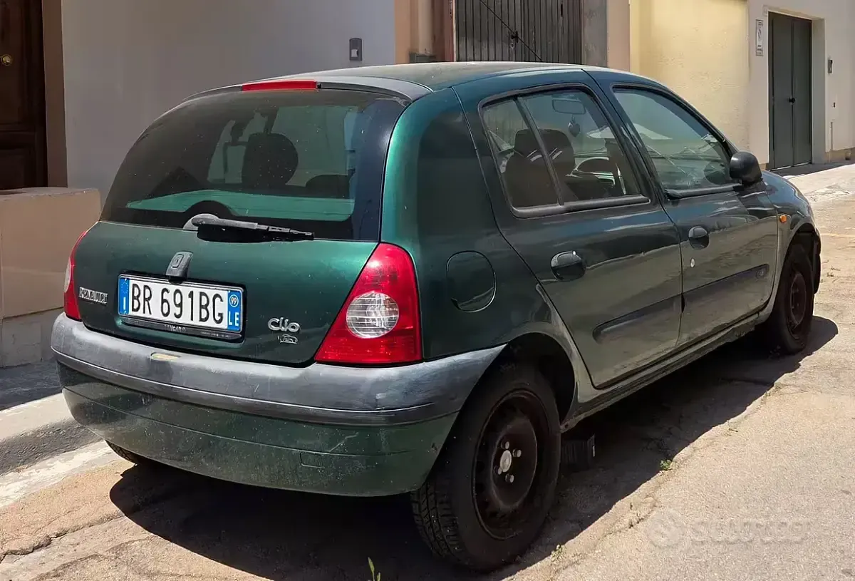 Usata Renault Clio 58 CV (42 kW) 1999 Berlina