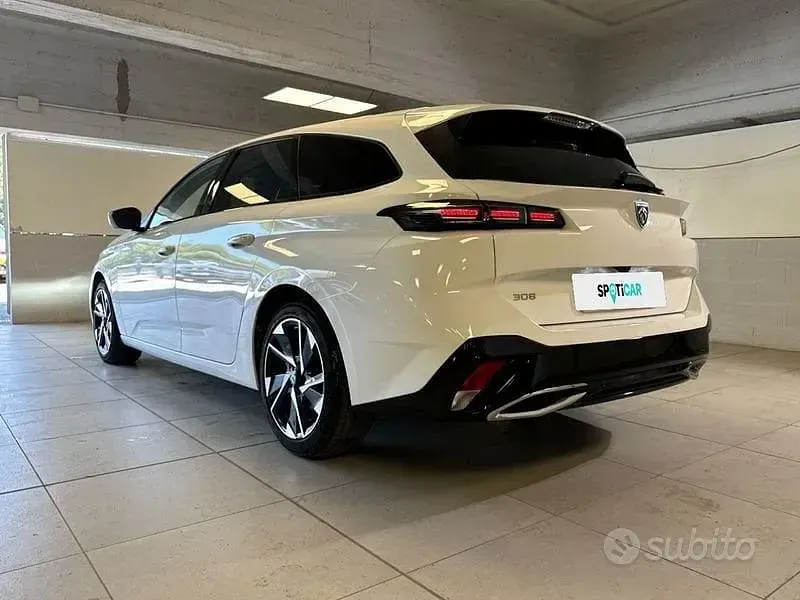 Usata Peugeot 308 SW Allure 131 CV (96 kW) 2022 Bianco Station wagon