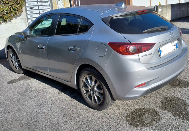 Usata Mazda 3 105 CV (77 kW) 2018 Grigio Berlina