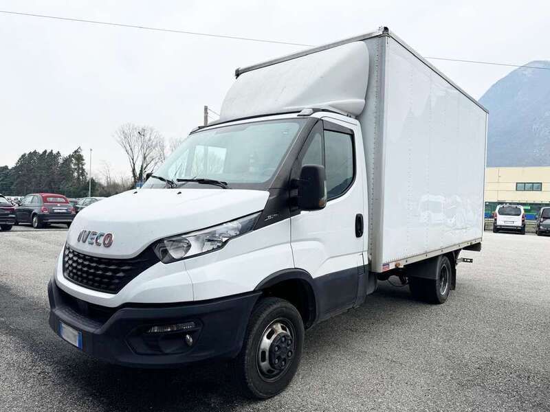 Bianco Usata 2021 Iveco Daily Furgone | 22.900 € (Ottimo prezzo) - Immagine 1/4