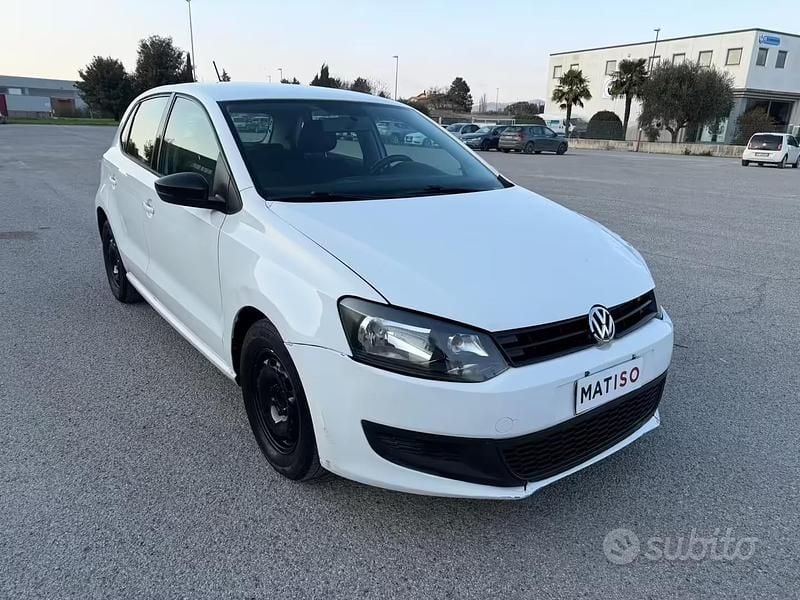 Usata VW Polo Trendline 82 CV (60 kW) 2011 Bianco Utilitaria