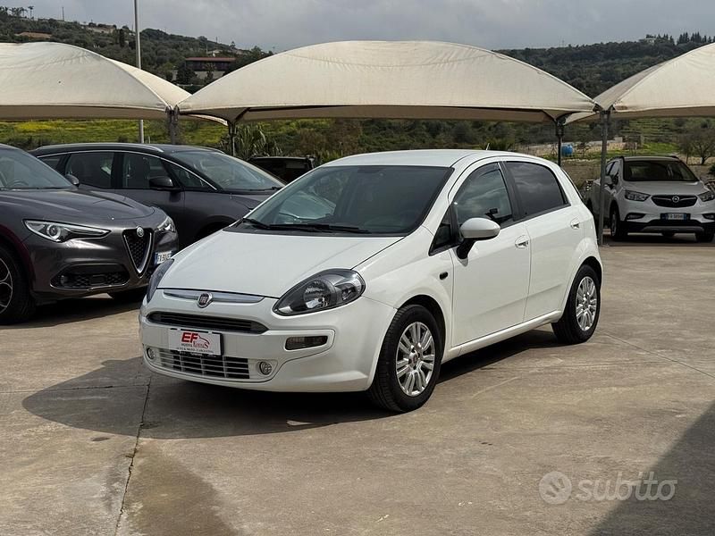 Usata Fiat Punto Lounge 75 CV (55 kW) 2015 Bianco Utilitaria