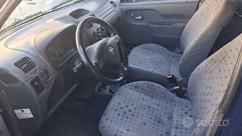 Usata Opel Agila Club 2003 Blu Monovolume