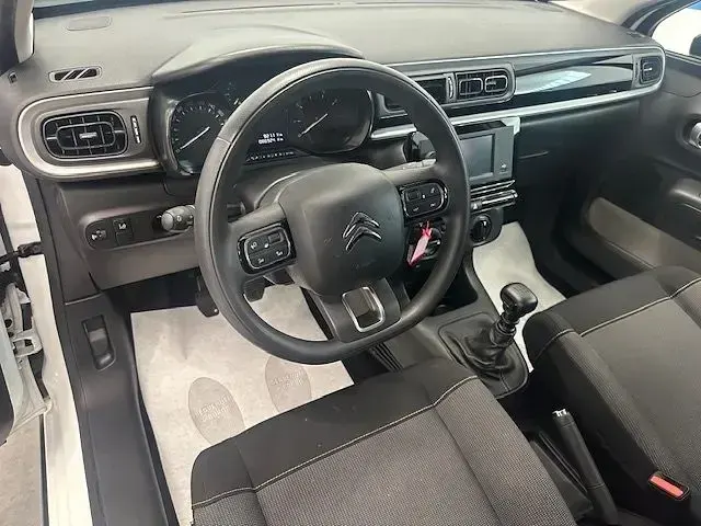 Begagnad Citroën C3 Feel 102 HK (75 kW) 2021 Vari colori Halvkombi