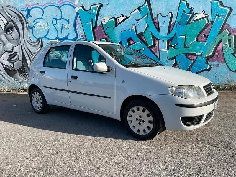 Usata Fiat Punto 75 CV (55 kW) 2010 Bianco Utilitaria