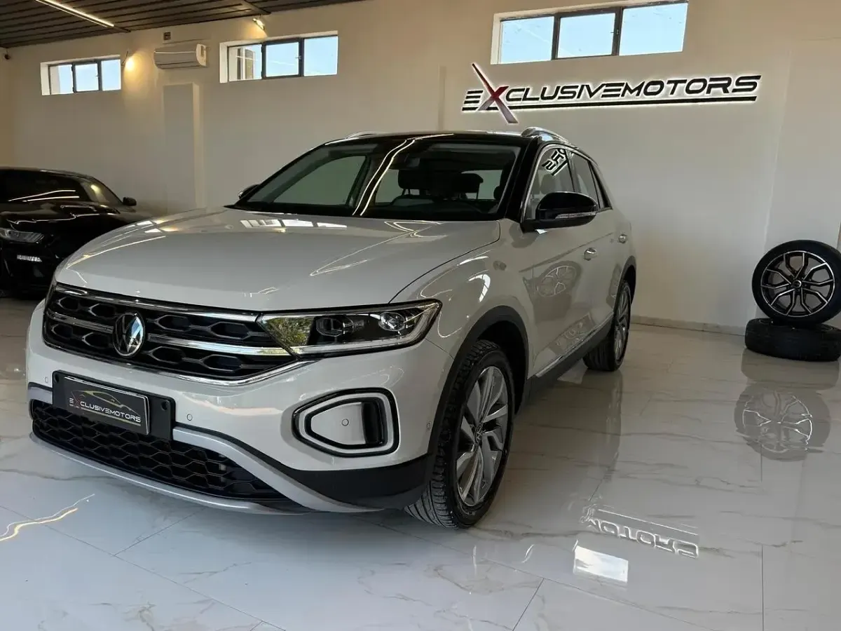 Usata VW T-Roc Life 150 CV (110 kW) 2024 Beige SUV