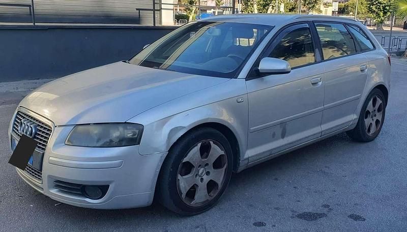 Usata 2005 Audi A3 Ambiente Tre volumi | 1700 € (Ottimo prezzo) - Immagine 1/4