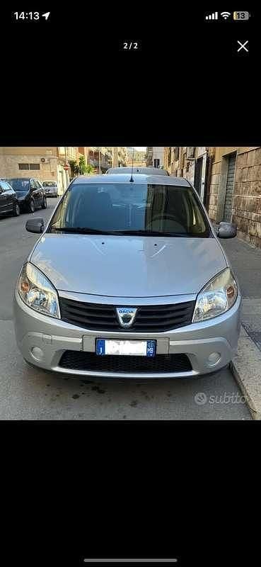 Usata Dacia Sandero Ambiance 75 CV (55 kW) 2012 Berlina