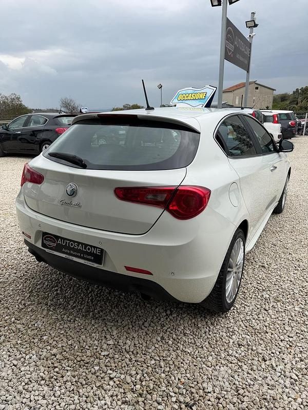 Usata Alfa Romeo Giulietta 140 CV (102 kW) 2014 Bianco Utilitaria