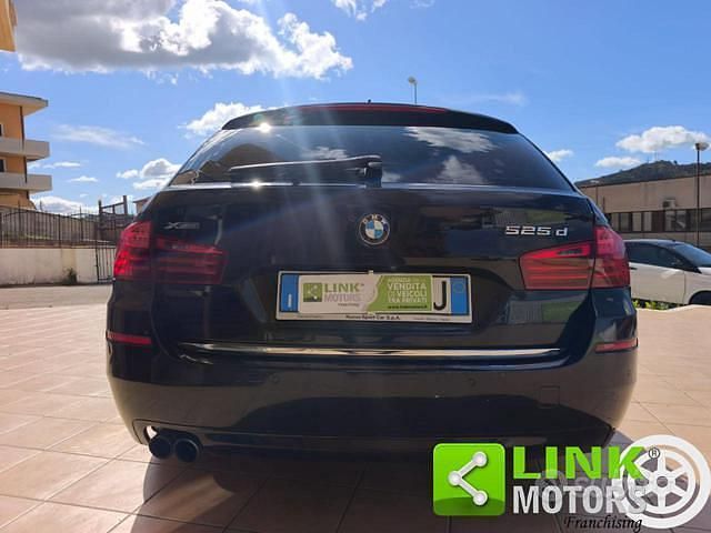 Usata BMW 525 Luxury Line 217 CV (159 kW) 2013 Nero Station wagon