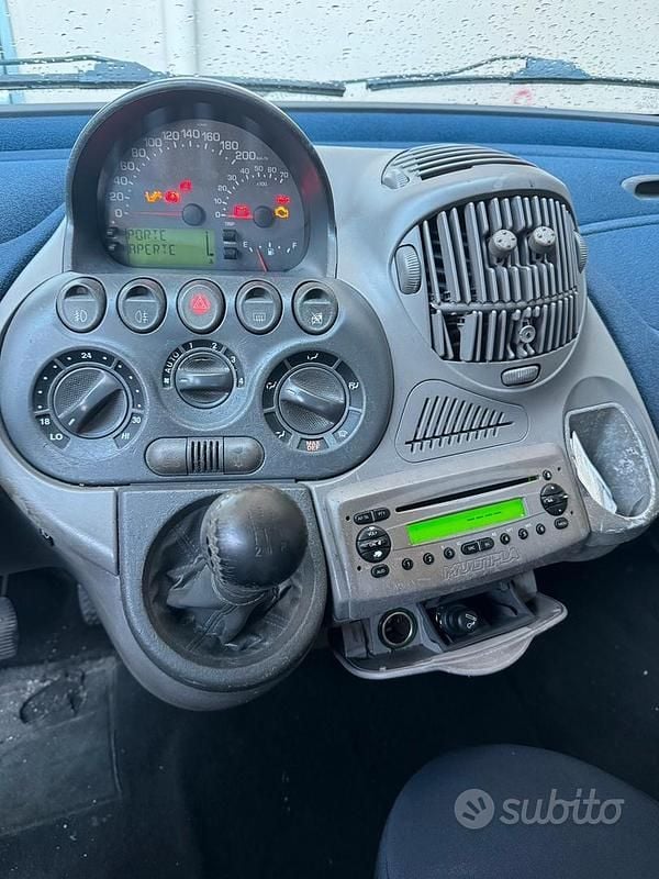 Usata Fiat Multipla Dynamic 103 CV (75 kW) 2005 Grigio Monovolume