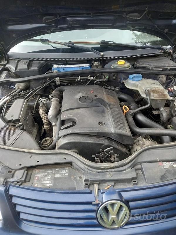 Usata VW Passat 110 CV (80 kW) 1999 Blu Berlina