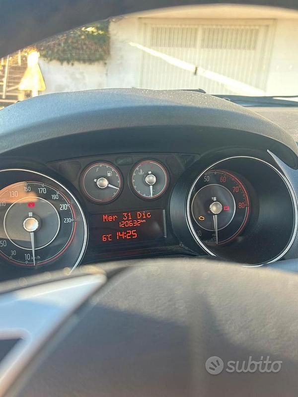 Usata Fiat Punto 69 CV (50 kW) 2015 Nero Utilitaria