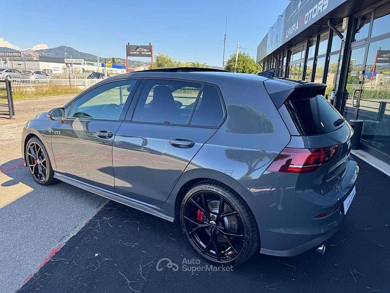 Usata VW Golf VIII GTI 265 CV (194 kW) 2025 Grigio Berlina
