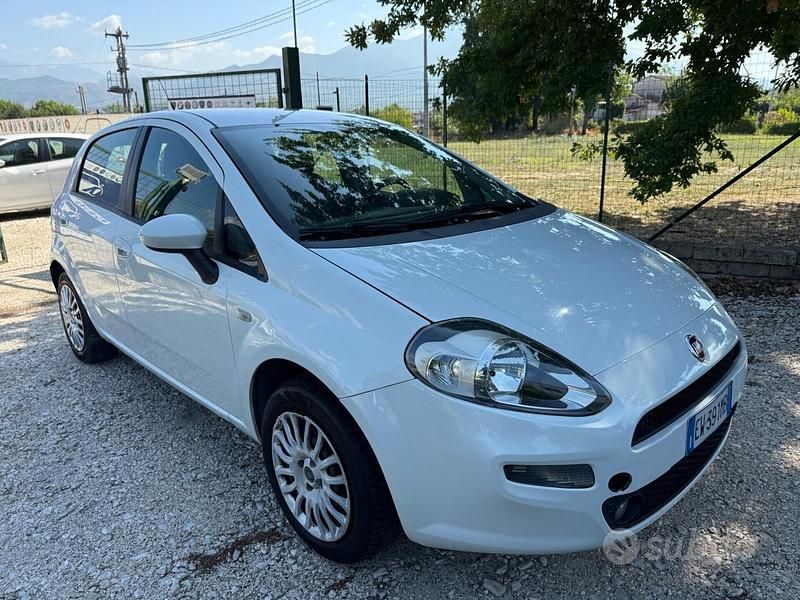 Usata Fiat Punto Lounge 85 CV (62 kW) 2015 Bianco Berlina