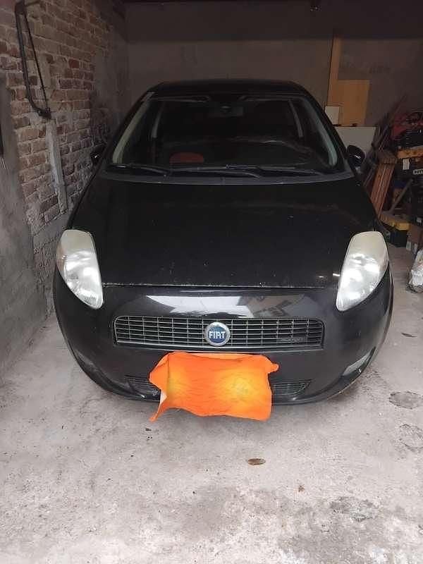 Nero Usata 2005 Fiat Grande Punto Sport Due volumi | 1700 € (Ottimo prezzo) - Immagine 1/4