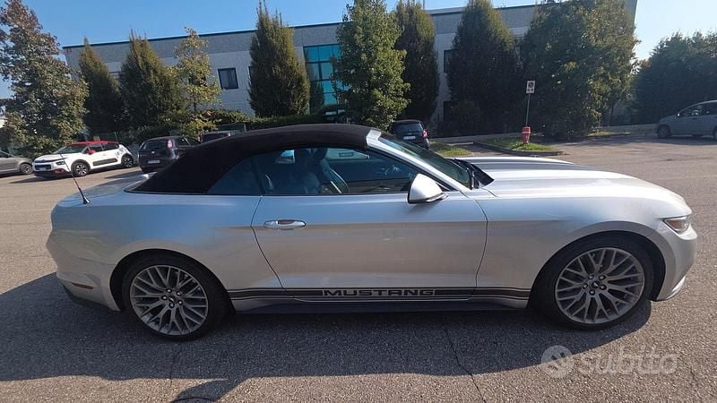 Usata Ford Mustang 290 CV (213 kW) 2018 Grigio Cabrio