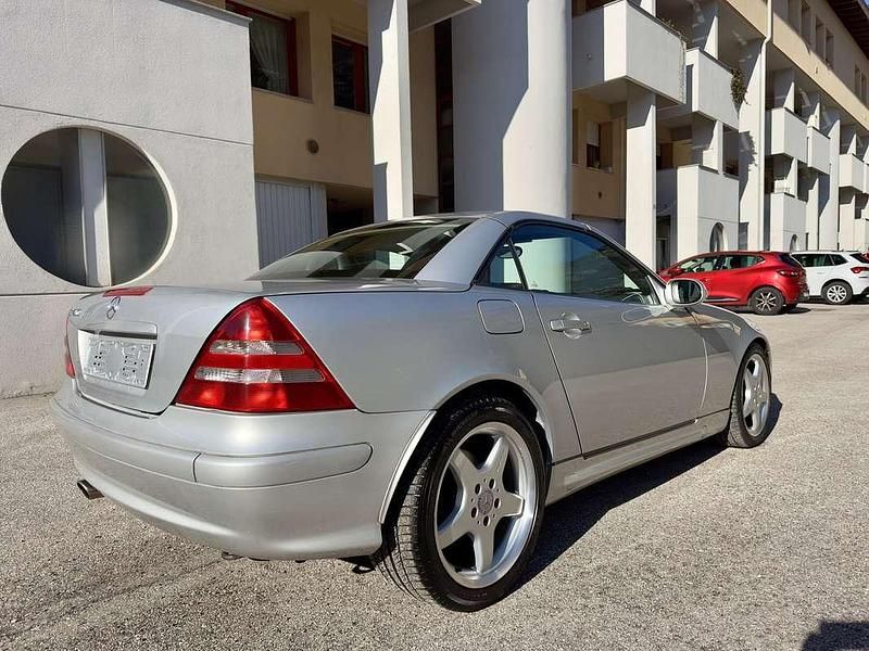Usata Mercedes SLK320 218 CV (160 kW) 2000 Argento Cabrio
