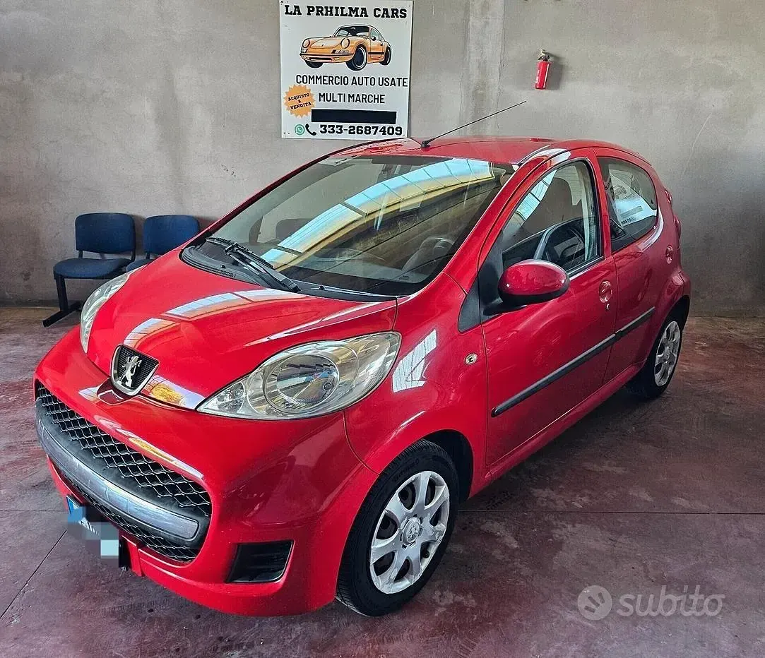 Usata Peugeot 107 Access 68 CV (50 kW) 2011 Rosso Utilitaria