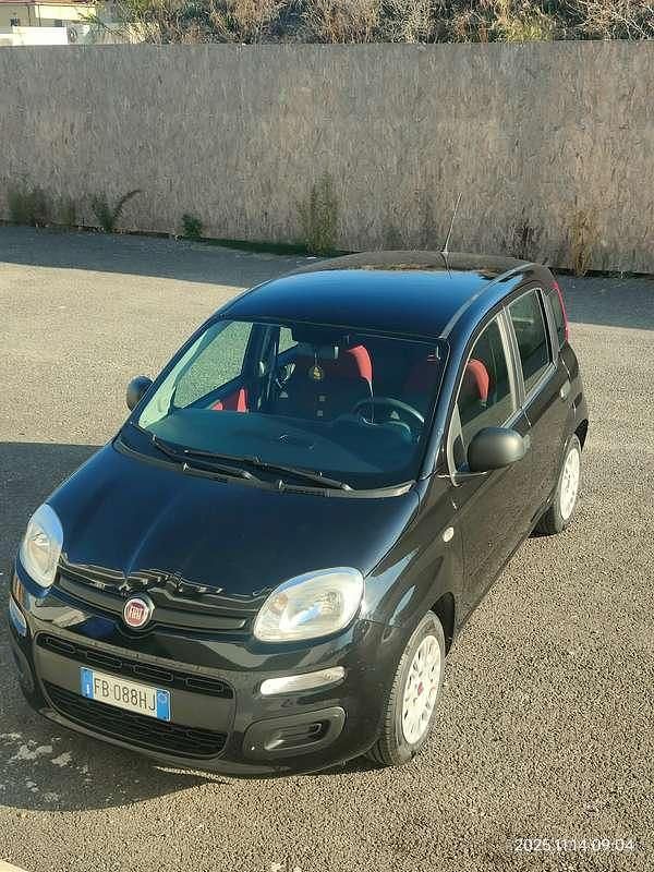Nero Usata 2016 Fiat Panda Easy Due volumi | 5500 € (Ottimo prezzo) - Immagine 1/4
