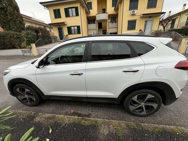 Usata Hyundai Tucson Comfort 136 CV (100 kW) 2016 Bianco SUV