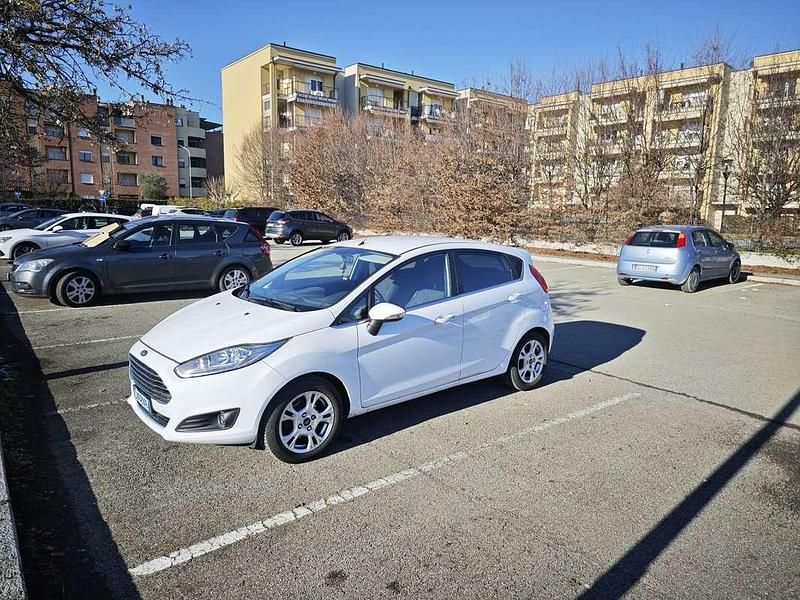 Usata Ford Fiesta Titanium 75 CV (55 kW) 2015 Berlina