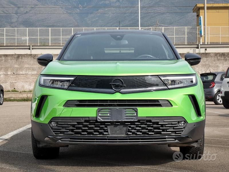 Usata Opel Mokka 100 CV (73 kW) 2023 Verde SUV