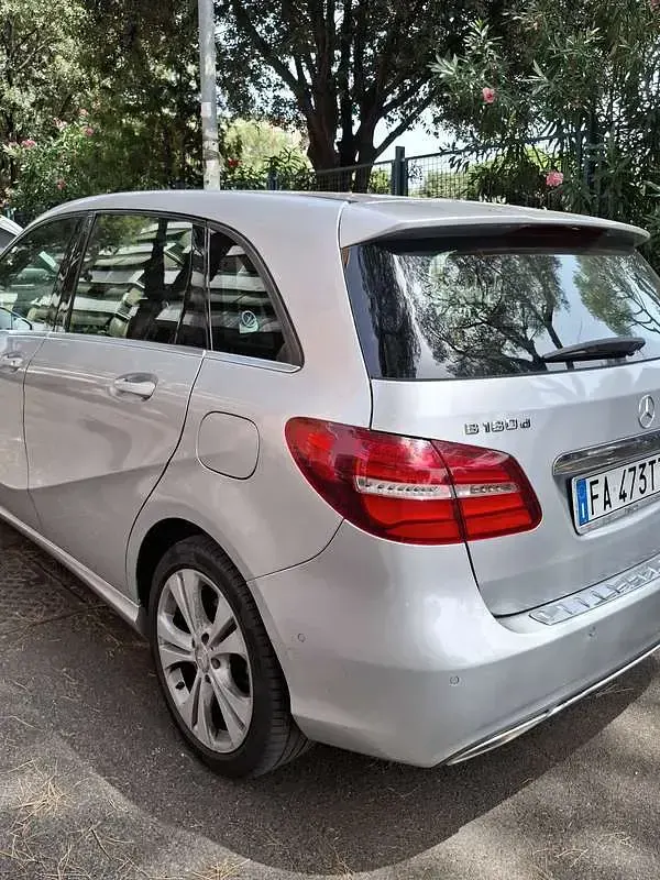 Usata Mercedes B180 Executive 109 CV (80 kW) 2015 Utilitaria
