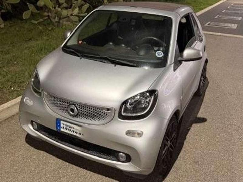 Argento Usata 2018 Smart ForTwo Cabrio Cabrio | 18.500 € (Cara) - Immagine 1/4