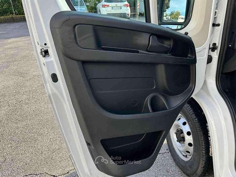 Usata Fiat Ducato 140 CV (102 kW) 2022 Bianco Furgone