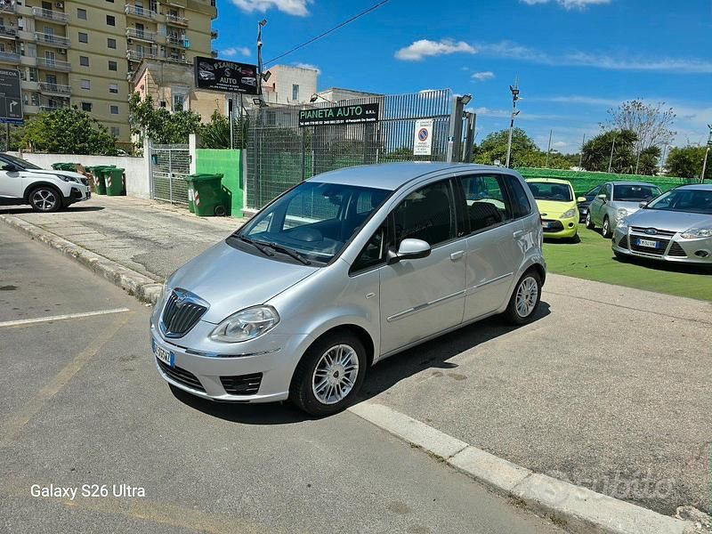 Usata Lancia Musa 90 CV (66 kW) 2010 Grigio Monovolume