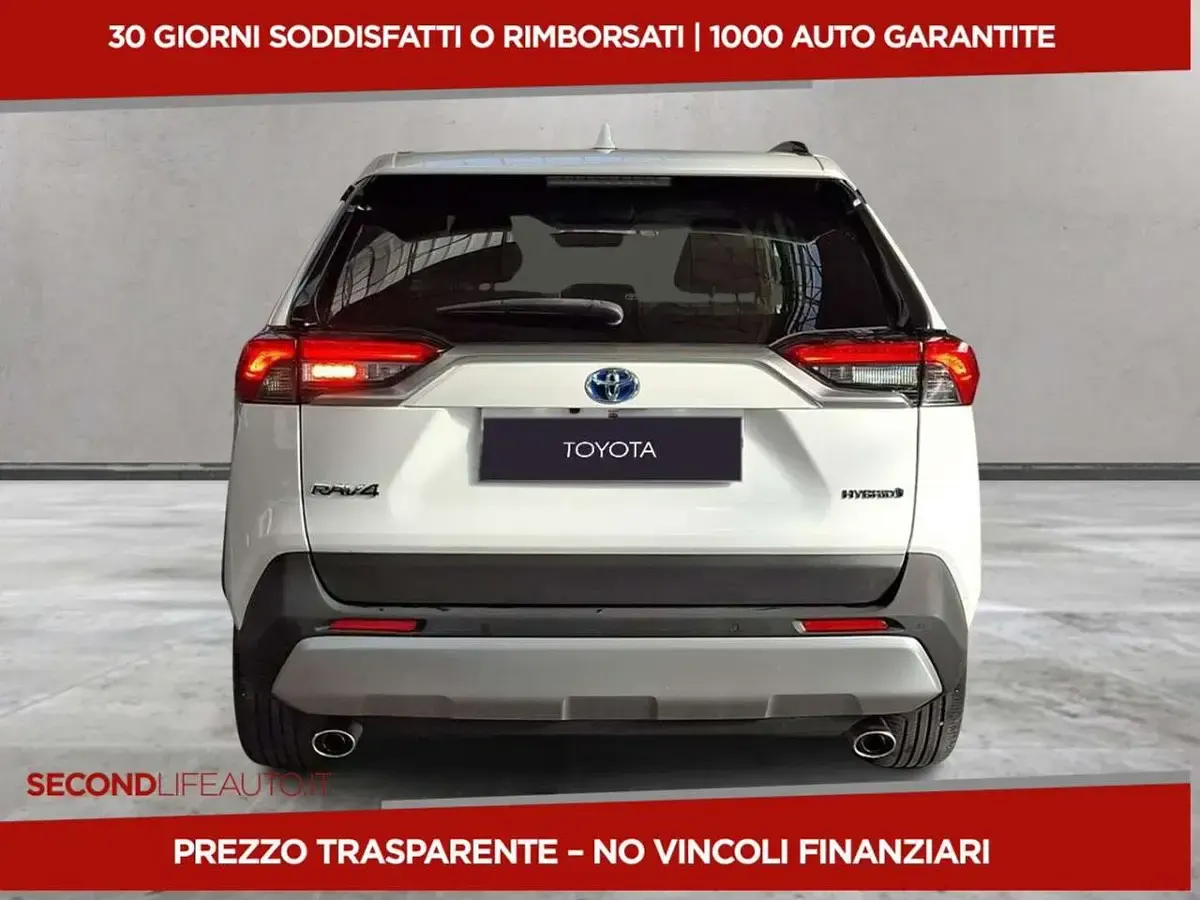 Begagnad Toyota RAV4 Hybrid 218 HK (160 kW) 2022 Vit SUV