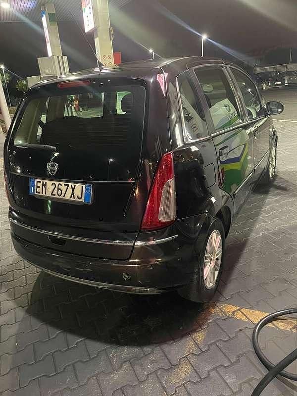 Usata Lancia Musa S 92 CV (67 kW) 2012 Monovolume