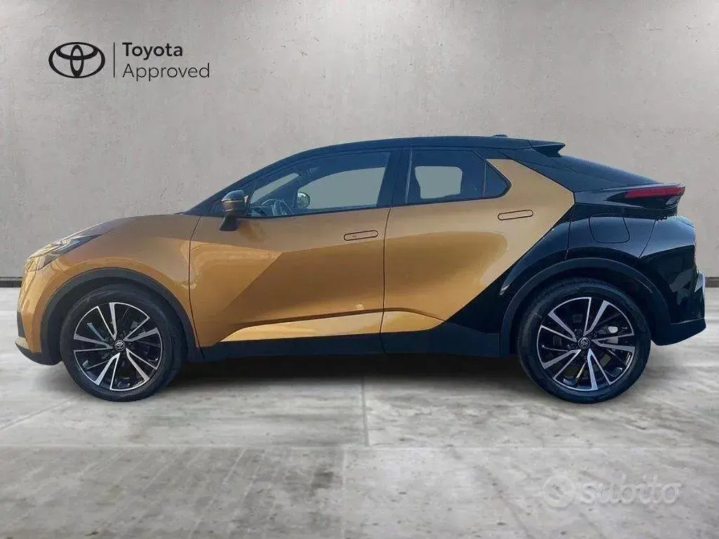 Usata Toyota C-HR Lounge 152 CV (111 kW) 2024 Giallo SUV