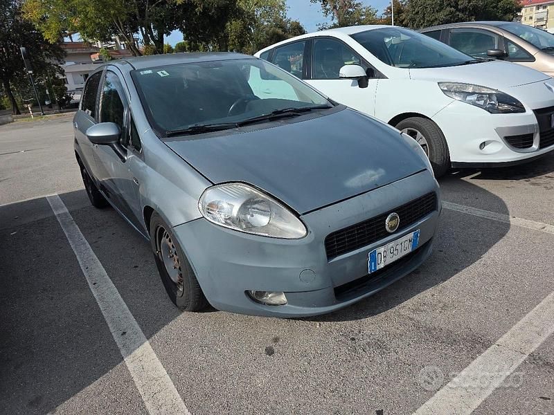 Usata Fiat Grande Punto 90 CV (66 kW) 2006 Grigio Utilitaria