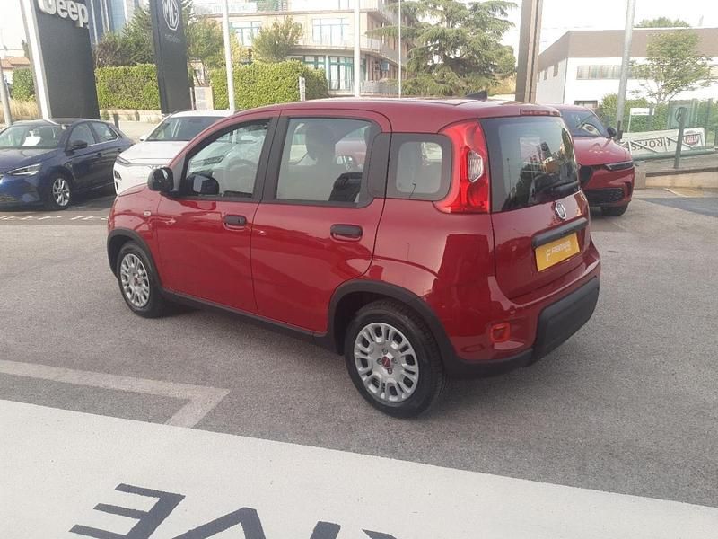Usata Fiat Panda S 70 CV (51 kW) 2024 Rosso Utilitaria