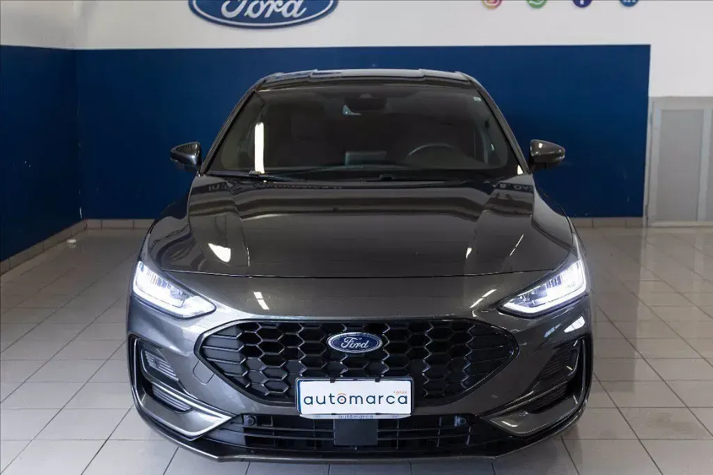 Usata Ford Focus ST-Line 125 CV (91 kW) 2023 Grigio metallizzato Berlina