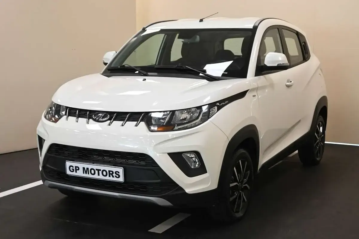 Usata Mahindra KUV100 87 CV (63 kW) 2020 Bianco SUV