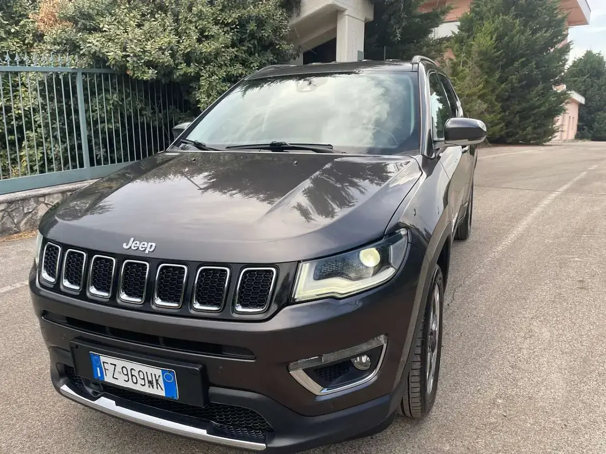 Usata Jeep Compass Limited 140 CV (102 kW) 2020 Grigio SUV