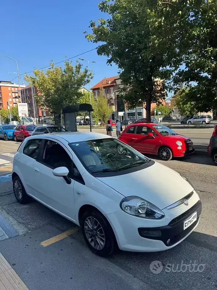 Usata Fiat Punto Evo Dynamic 77 CV (56 kW) 2011 Bianco Utilitaria