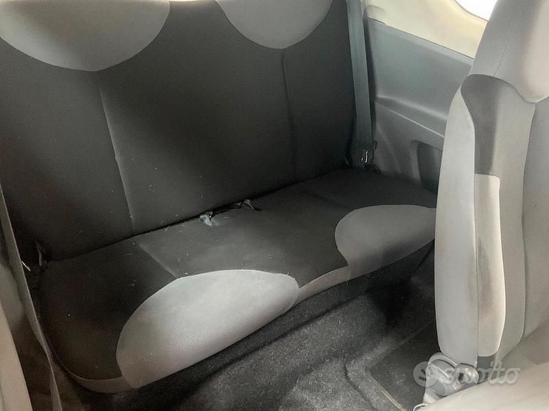 Usata Peugeot 107 68 CV (50 kW) 2011 Marrone Utilitaria