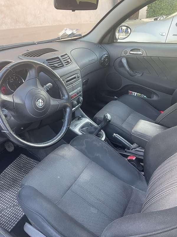 Usata Alfa Romeo 147 Distinctive 105 CV (77 kW) 2008 Utilitaria