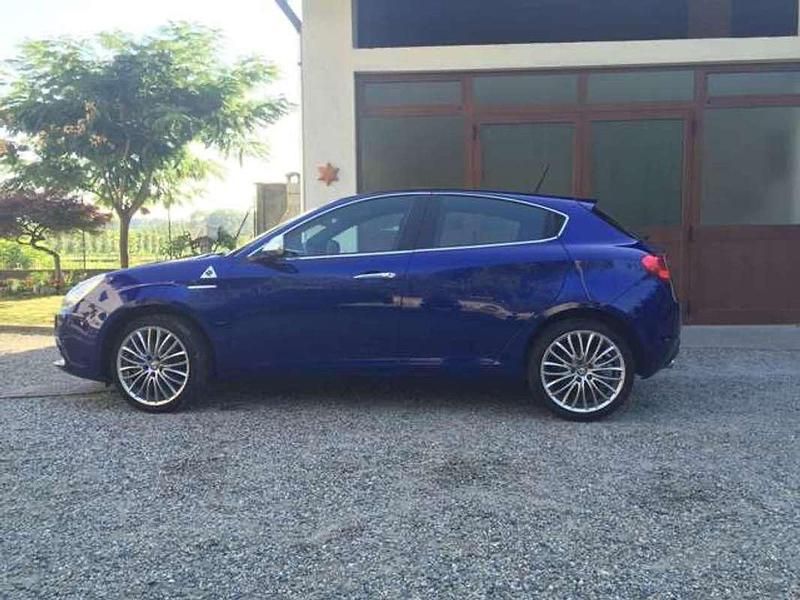 Usata Alfa Romeo Giulietta Exclusive 150 CV (110 kW) 2013 Blu/azzurro Utilitaria