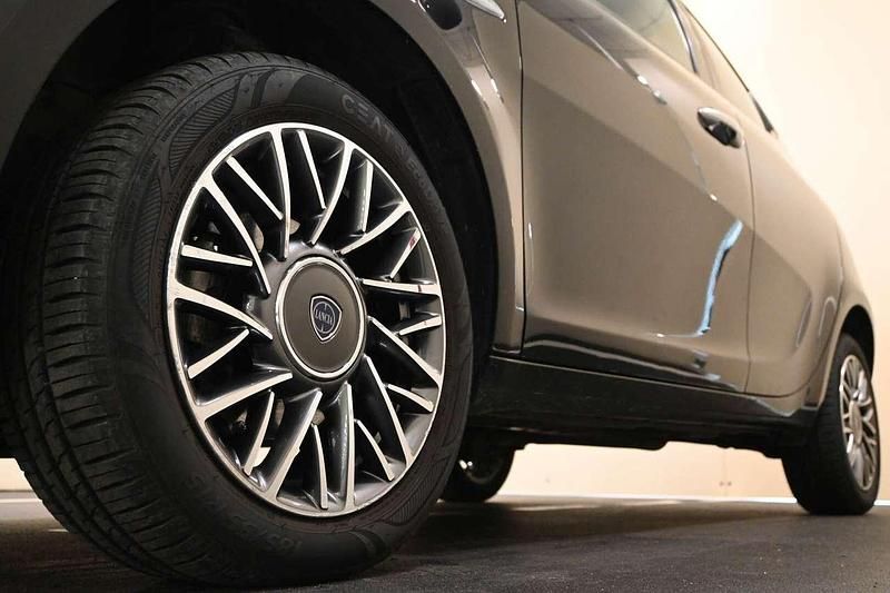 Usata Lancia Ypsilon Gold 69 CV (50 kW) 2023 Nero Utilitaria