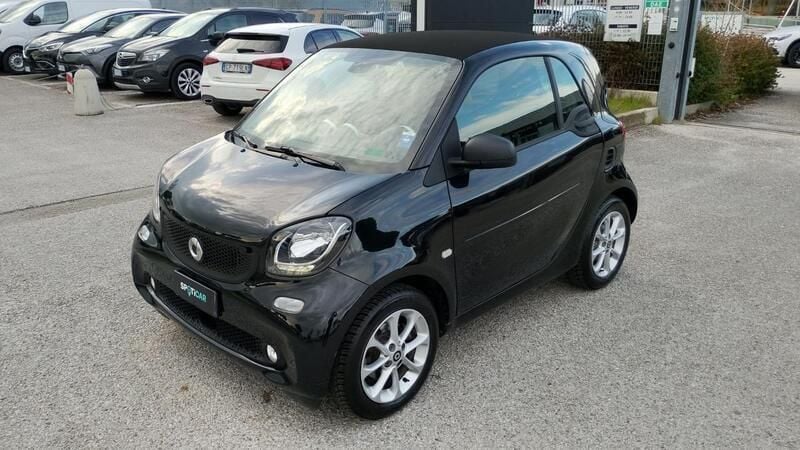 Usata Smart ForTwo Coupé 71 CV (52 kW) 2019 Nero Utilitaria
